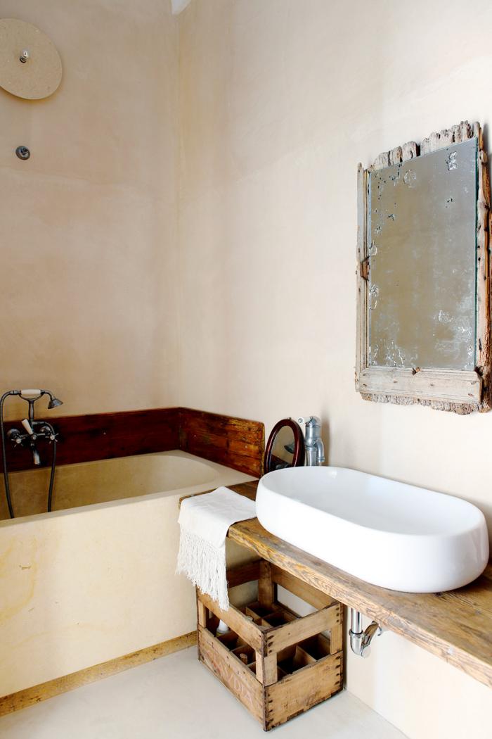 интерьер ванной комнаты в стиле ваби-саби