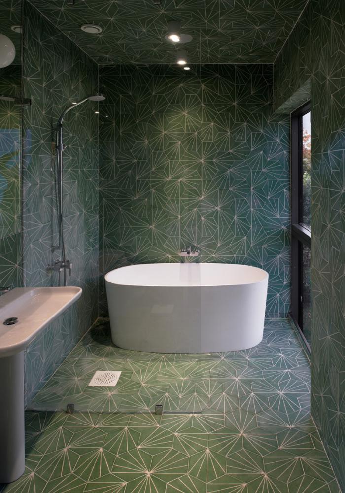 Дизайн ванной в зелёном цвете.